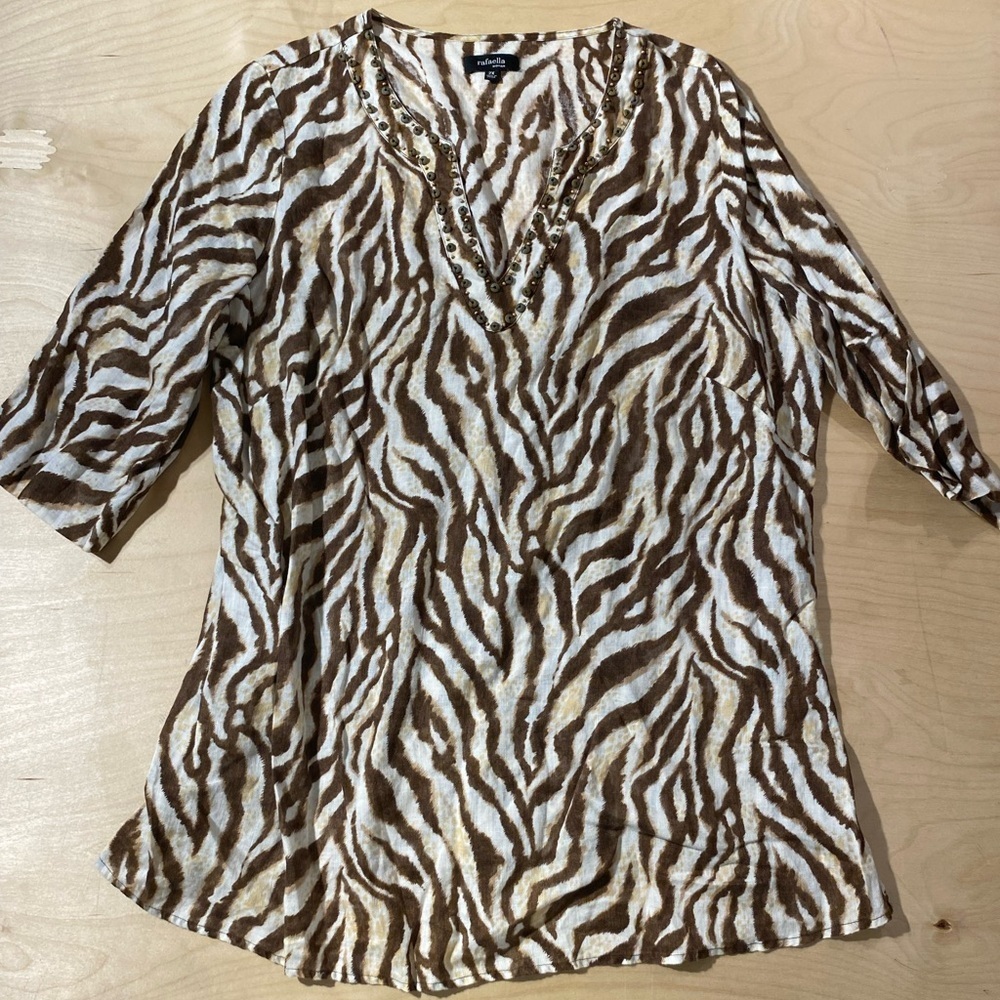 Rafaella Brown and White Graphic Tunic with Mandarin Collar 2X (NB)